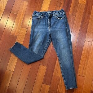 Good American Blue Skinny Jeans with Faded Detail